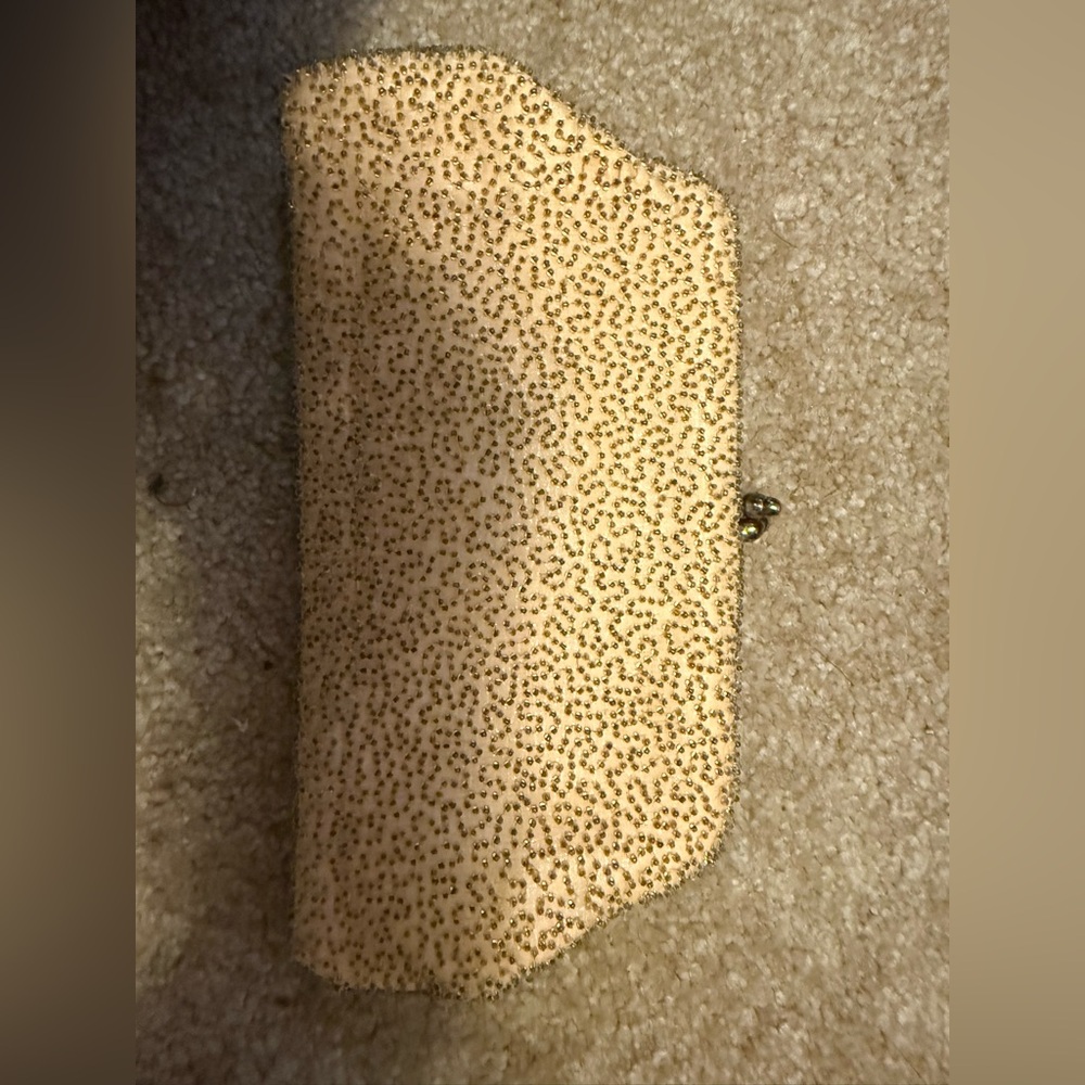 Elegant Vintage Beige Textured Clutch